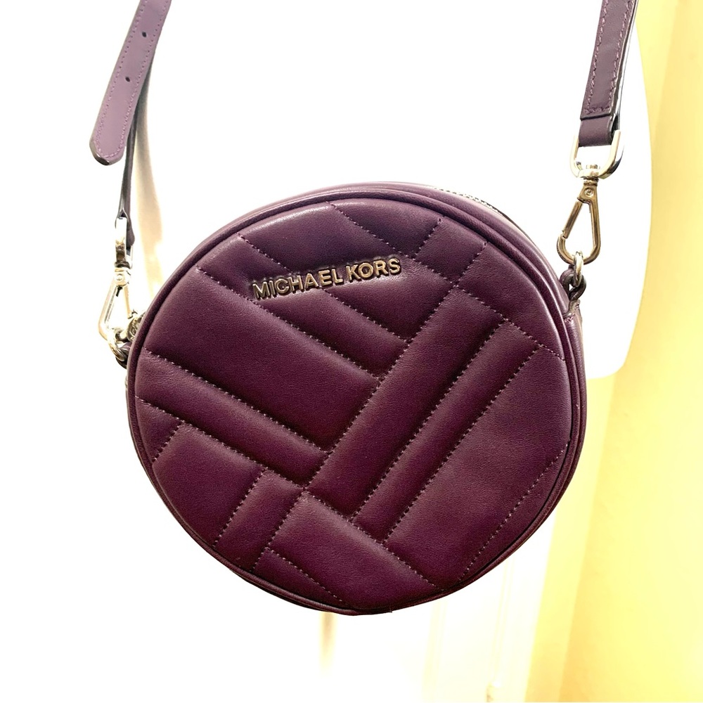 Michael Kors Round, Crossbody quilted canteen bag